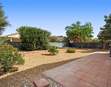 8824 Iron Hitch Avenue - Photo Thumbnail 25
