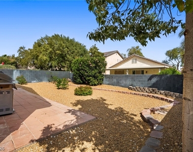 8824 Iron Hitch Avenue - Photo Thumbnail 28