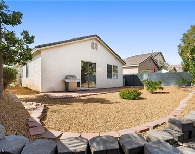 8824 Iron Hitch Avenue - Photo Thumbnail 27