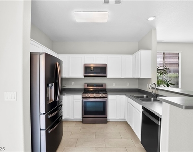 8824 Iron Hitch Avenue - Photo Thumbnail 10