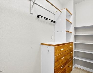 8824 Iron Hitch Avenue - Photo Thumbnail 20