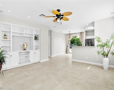 8824 Iron Hitch Avenue - Photo Thumbnail 3