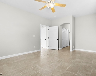 8824 Iron Hitch Avenue - Photo Thumbnail 13