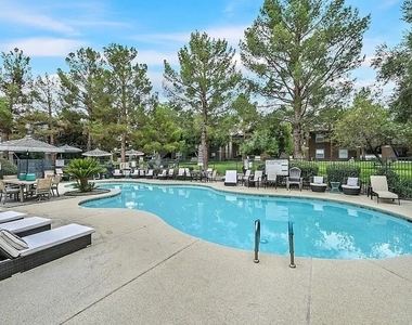 555 E Silverado Ranch Boulevard - Photo Thumbnail 8