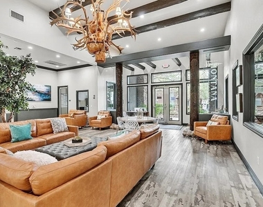 555 E Silverado Ranch Boulevard - Photo Thumbnail 3