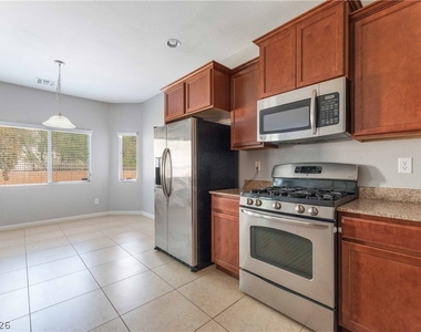 6048 Stern Cove Court - Photo Thumbnail 5
