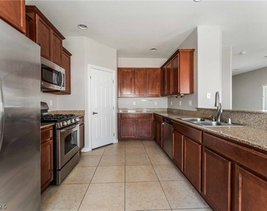 6048 Stern Cove Court - Photo Thumbnail 4