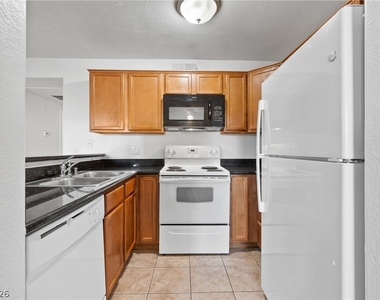 9325 W Desert Inn Road - Photo Thumbnail 4