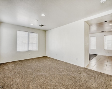2562 Begonia Valley Avenue - Photo Thumbnail 4