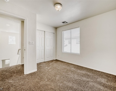 2562 Begonia Valley Avenue - Photo Thumbnail 12