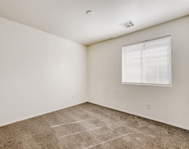 2562 Begonia Valley Avenue - Photo Thumbnail 9