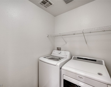 2562 Begonia Valley Avenue - Photo Thumbnail 16
