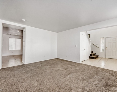 2562 Begonia Valley Avenue - Photo Thumbnail 3