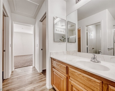 2562 Begonia Valley Avenue - Photo Thumbnail 15