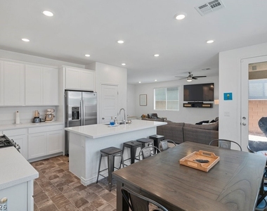 7117 Red Gulch Street - Photo Thumbnail 13