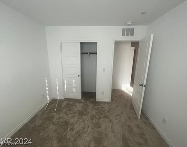 6212 Rathbone Street - Photo Thumbnail 15