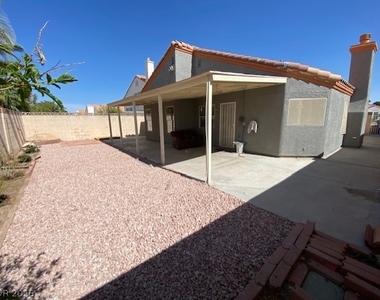 8220 James Grayson Drive - Photo Thumbnail 7