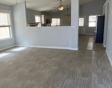 8220 James Grayson Drive - Photo Thumbnail 3