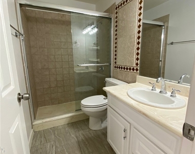 8220 James Grayson Drive - Photo Thumbnail 12