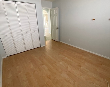 8220 James Grayson Drive - Photo Thumbnail 14