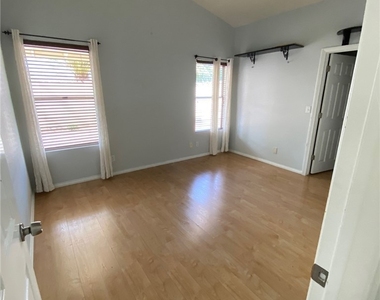 8220 James Grayson Drive - Photo Thumbnail 11