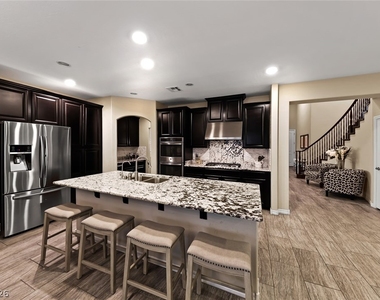 7148 White Bloom Avenue - Photo Thumbnail 11