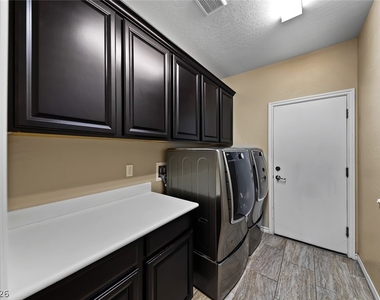 7148 White Bloom Avenue - Photo Thumbnail 45