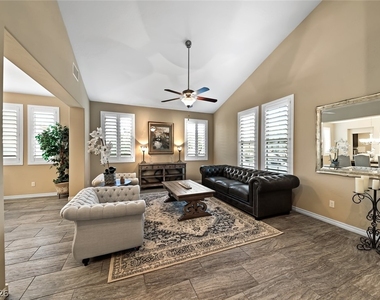 7148 White Bloom Avenue - Photo Thumbnail 8