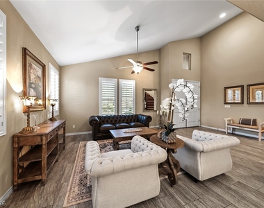 7148 White Bloom Avenue - Photo Thumbnail 7