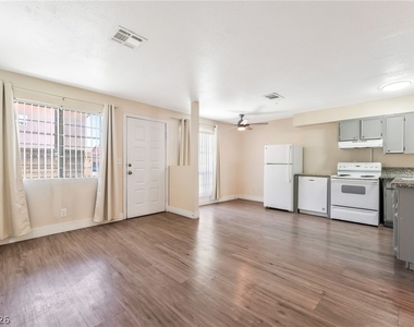 4300 N Lamont Street - Photo Thumbnail 7