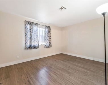 4300 N Lamont Street - Photo Thumbnail 14