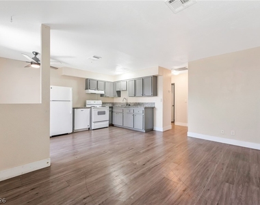 4300 N Lamont Street - Photo Thumbnail 6