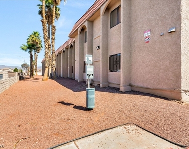 4300 N Lamont Street - Photo Thumbnail 23