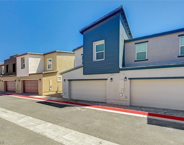 6928 Honor Hill Street - Photo Thumbnail 4