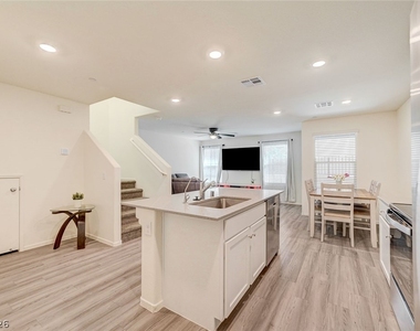 6928 Honor Hill Street - Photo Thumbnail 14