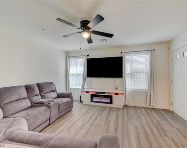 6928 Honor Hill Street - Photo Thumbnail 8