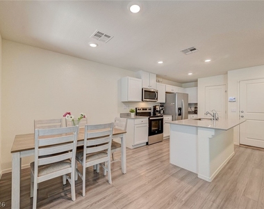 6928 Honor Hill Street - Photo Thumbnail 18
