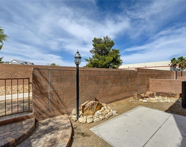 1645 Travis Jason Avenue - Photo Thumbnail 22