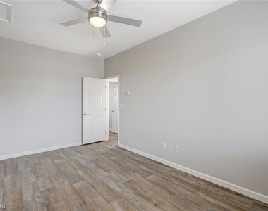 1645 Travis Jason Avenue - Photo Thumbnail 19