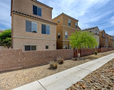 1645 Travis Jason Avenue - Photo Thumbnail 2