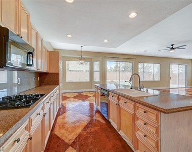 9462 Castillana Court - Photo Thumbnail 11