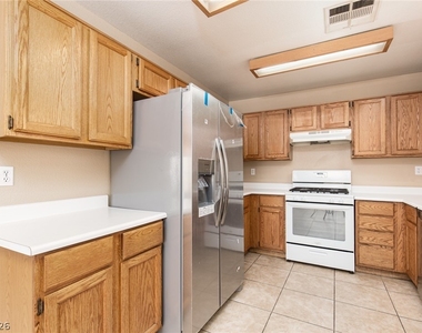8348 Granite Peak Court - Photo Thumbnail 12