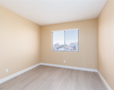 8348 Granite Peak Court - Photo Thumbnail 24