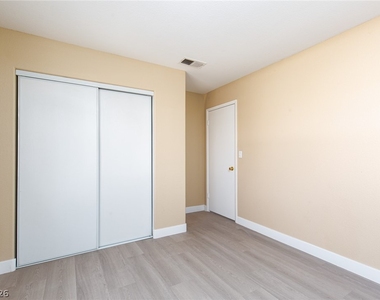 8348 Granite Peak Court - Photo Thumbnail 23