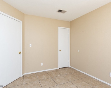 8348 Granite Peak Court - Photo Thumbnail 15