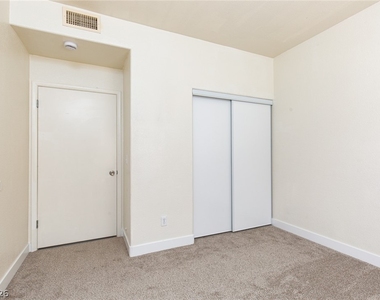 2110 Los Feliz Street - Photo Thumbnail 18