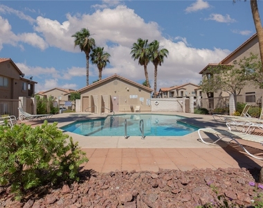 2110 Los Feliz Street - Photo Thumbnail 21