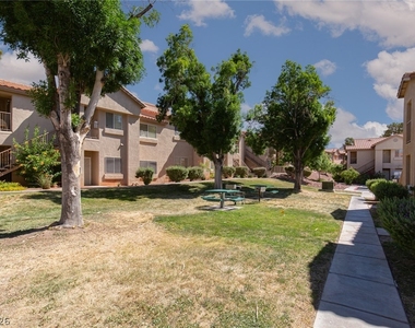 2110 Los Feliz Street - Photo Thumbnail 22