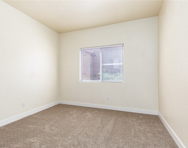 2110 Los Feliz Street - Photo Thumbnail 17