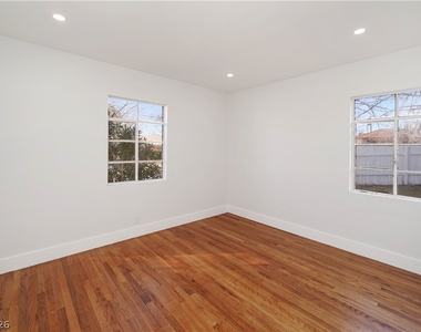 1140 Hillside Place - Photo Thumbnail 14